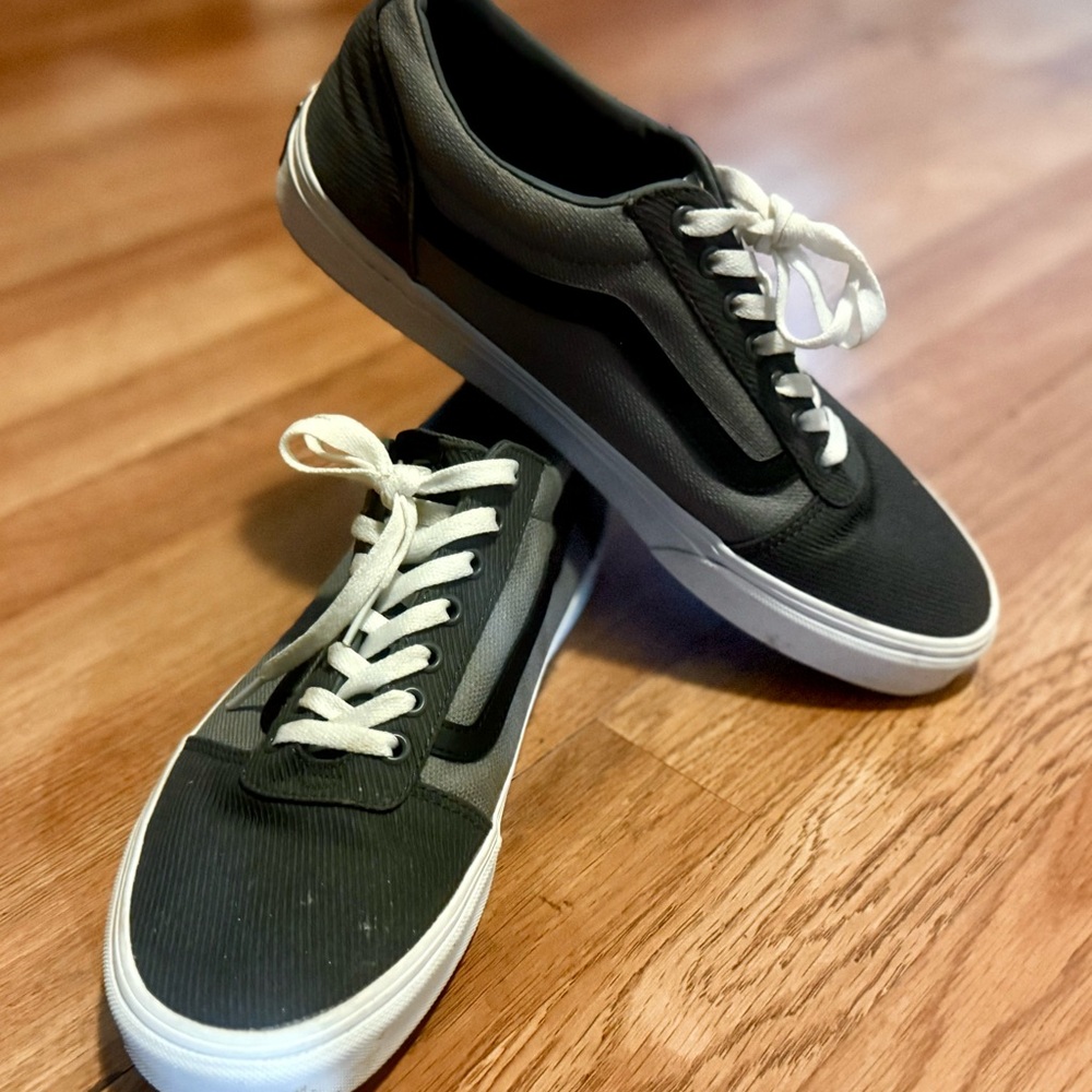 Vans Ward Retro Black and White Men's Sneakers